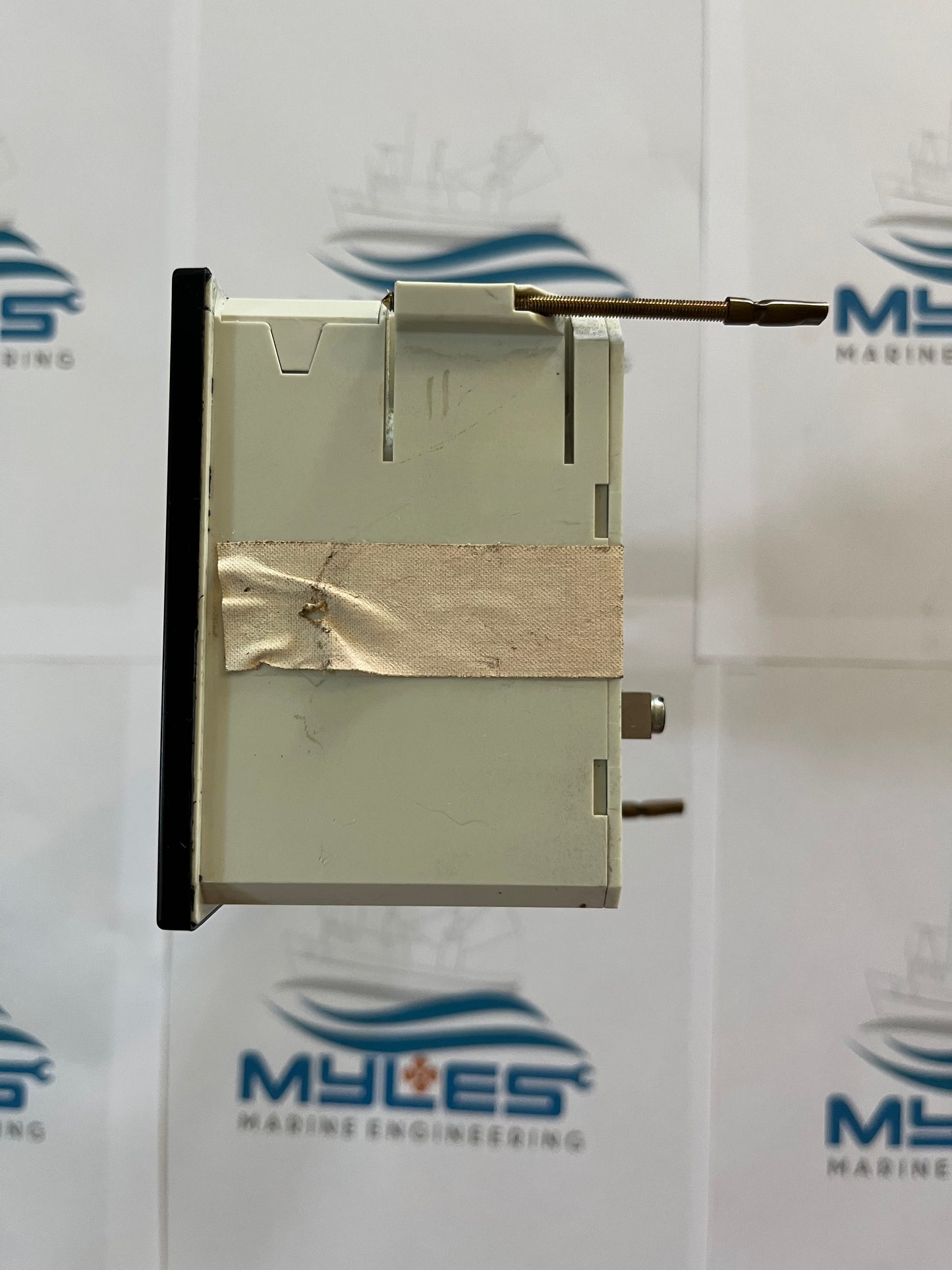 Pre owned - MTU TACHO EA 96X96.2 s | W S4 DW 0…+10 V;0-2500 min-1 ; 0035364710 - Myles Marine Engineering