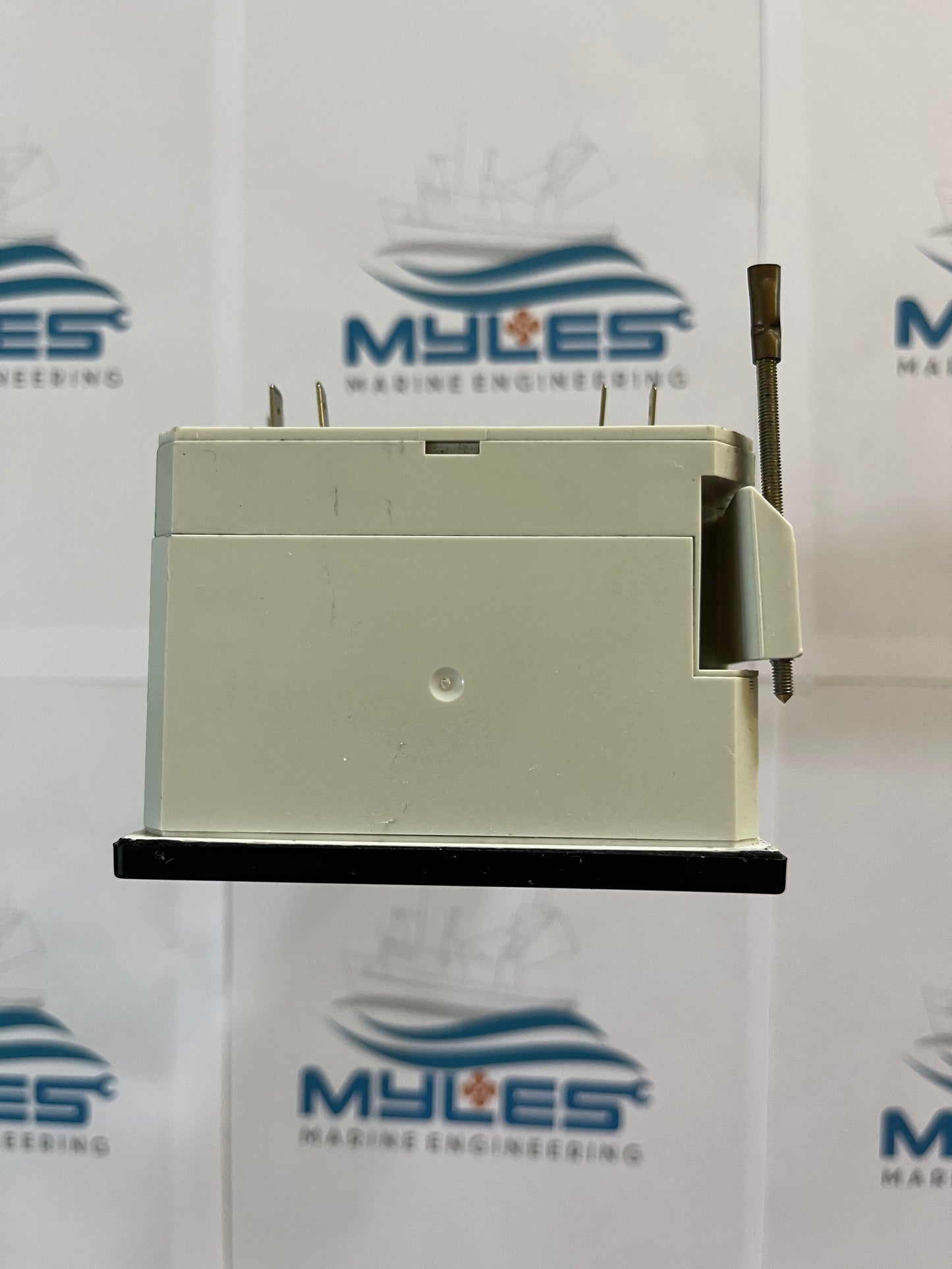 Pre owned - MTU TACHO EA 96X96.2 s | W S4 DW 0…,+/-+10 V;800 - 0 - 800 min-1 ; 0035365210 - Myles Marine Engineering