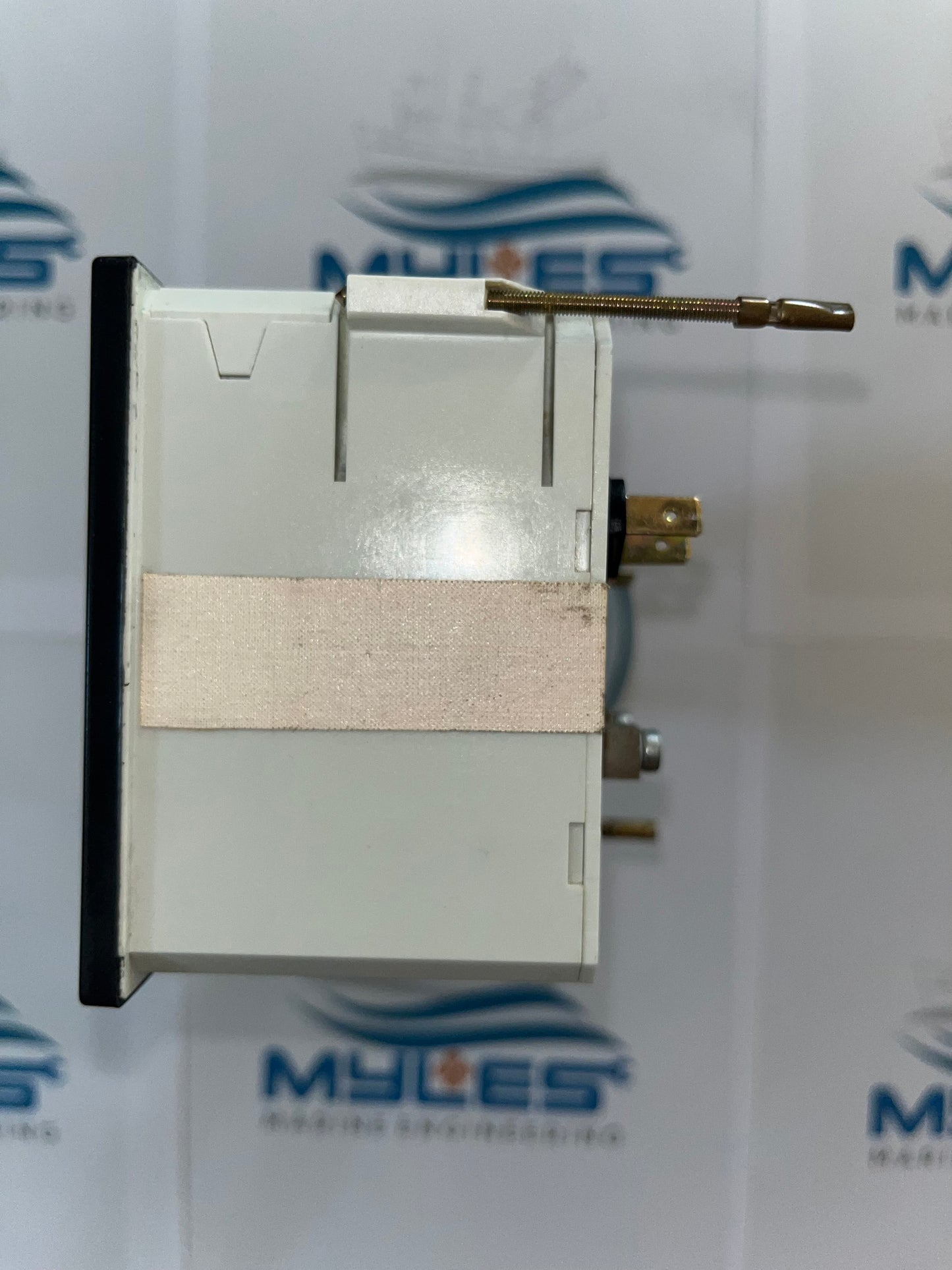 Pre owned - MTU TACHO EA 96X96.2 s | W S4 DW 0…+10 V;0-2500 min-1 ; 0035364710 - Myles Marine Engineering