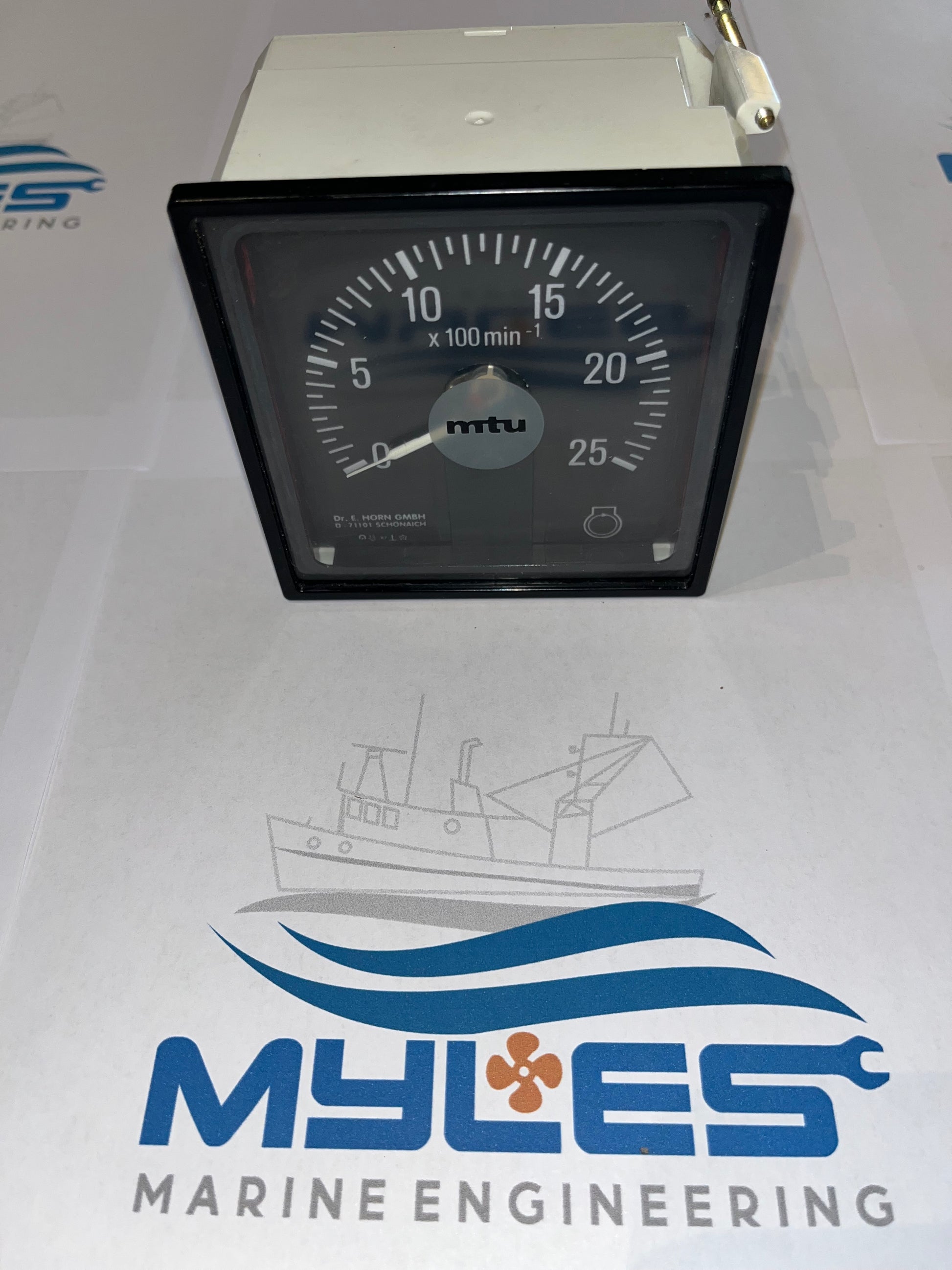 Pre owned - MTU TACHO EA 96X96.2 s | W S4 DW  0…+10 V;0-2500 min-1 ; 0035364710 - Myles Marine Engineering 