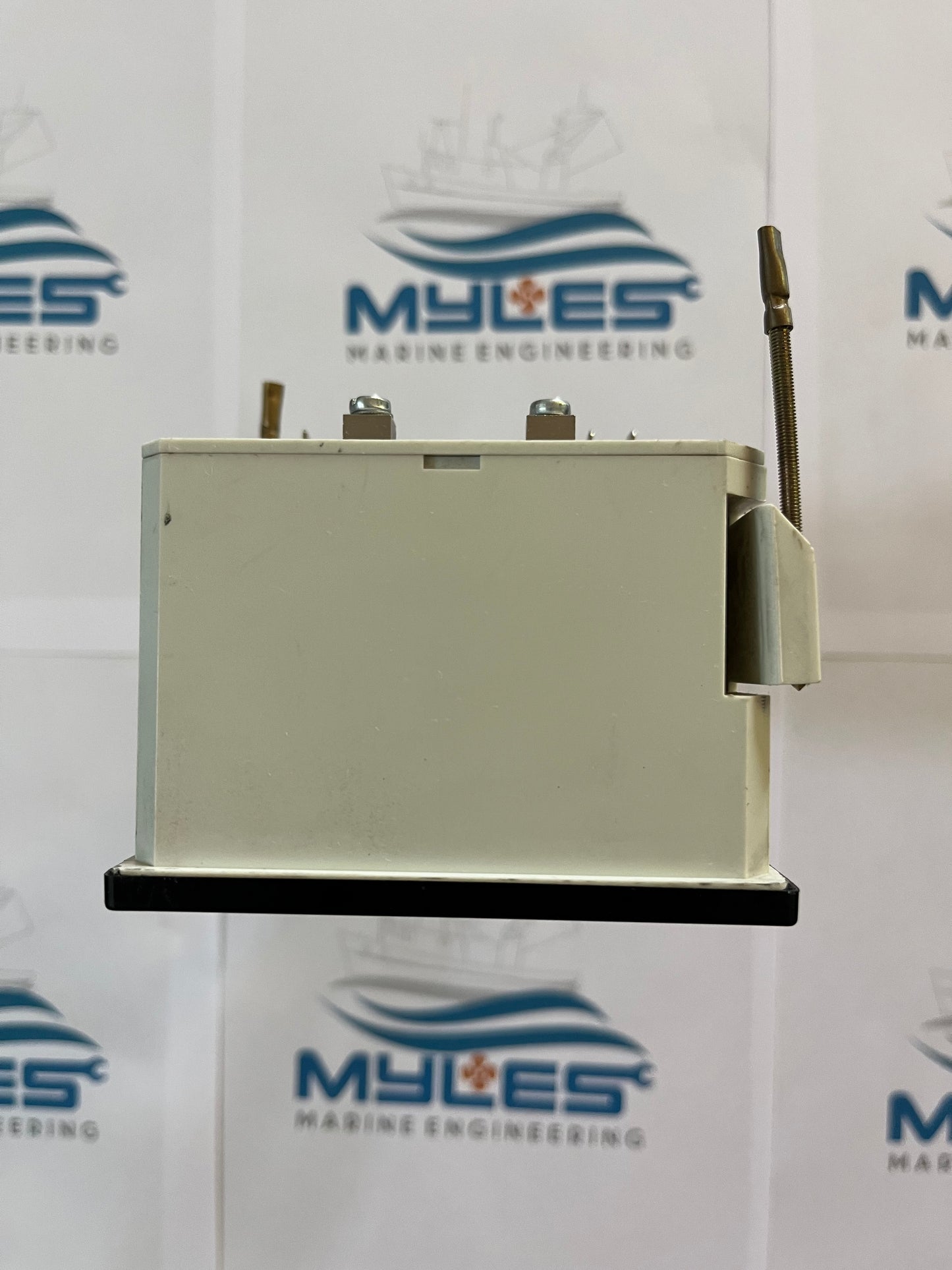 Pre owned - MTU TACHO EA 96X96.2 s | W S4 DW  0…,+/-+10 V;800 - 0 - 800 min-1 ; 0035365210 - Myles Marine Engineering 