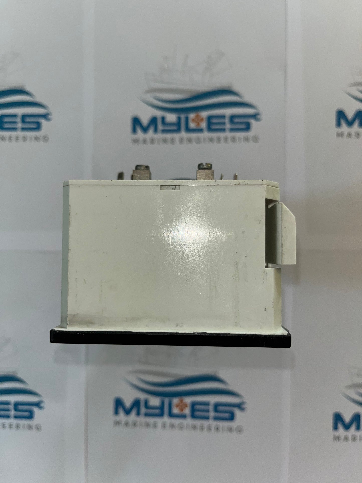 Pre owned - MTU TACHO EA 96X96.2 s | W S4 DW  0…+10 V;0-2500 min-1 ; 0035364710 - Myles Marine Engineering 