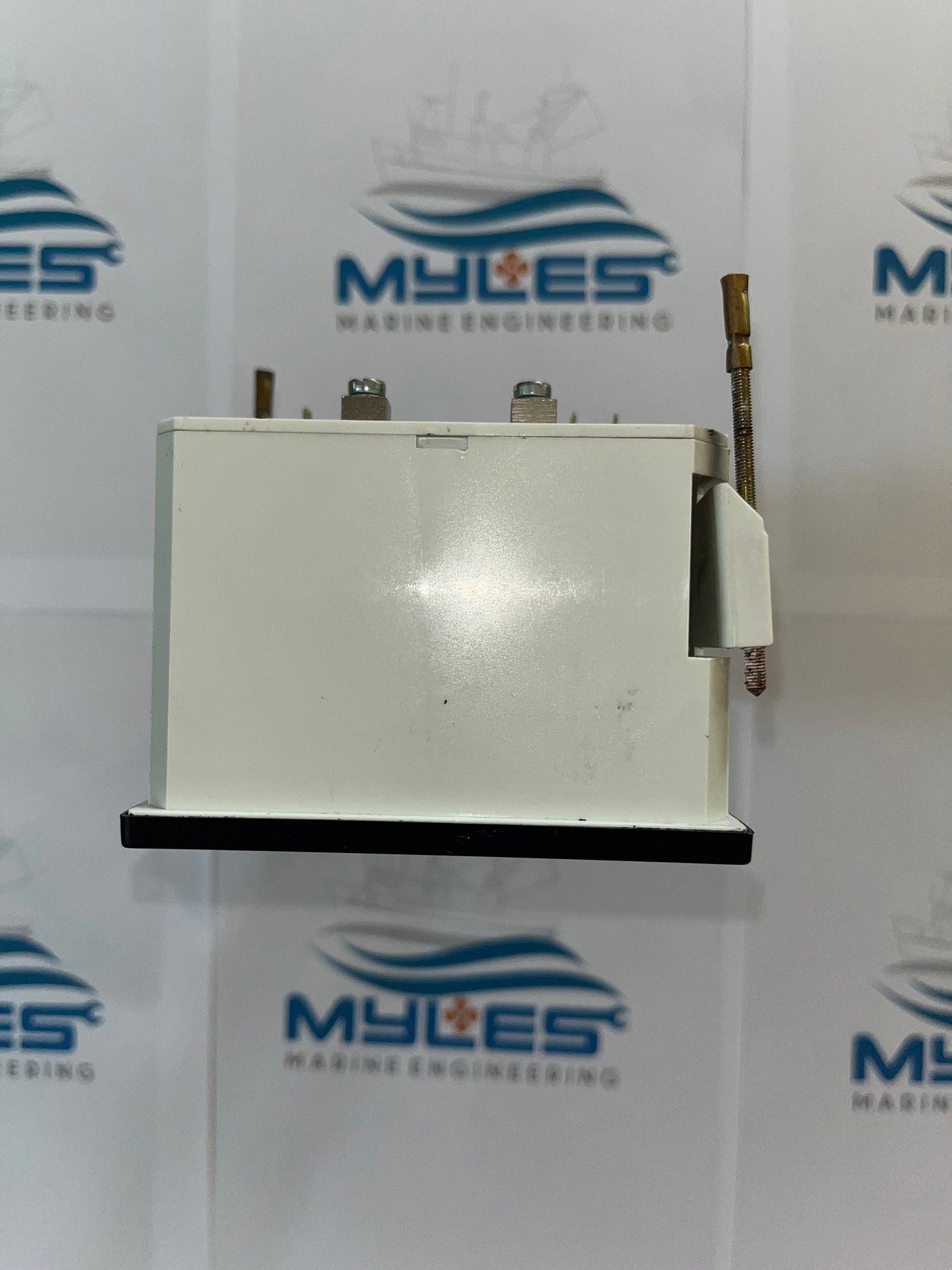 Pre owned - MTU TACHO EA 96X96.2 s | W S4 DW  0…+10 V;0-2500 min-1 ; 0035364710 - Myles Marine Engineering 